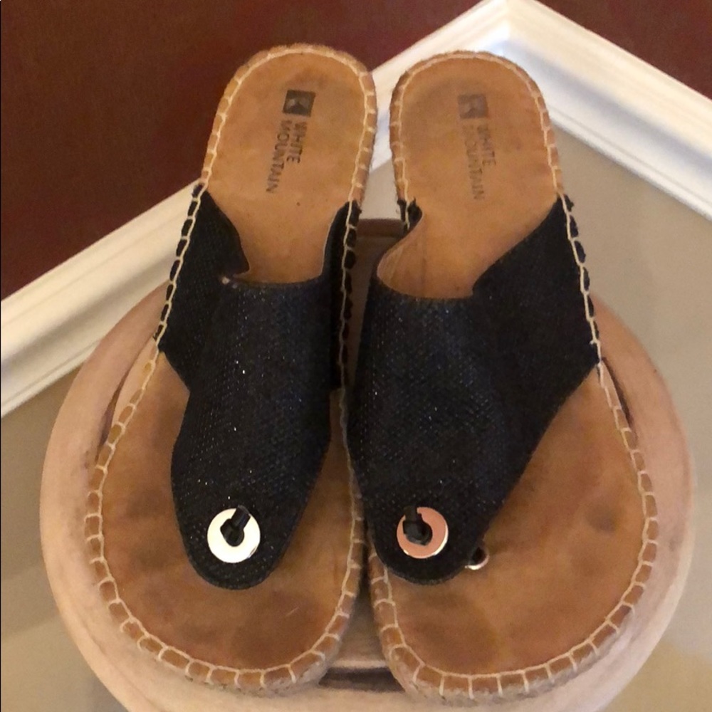 White Mountain Wedges Size 7.5